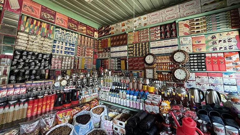 75 yaşındaki bakkalın raf düzeni hayrete düşürdü Ardahanlı esnafa özel teşekkür belgesi