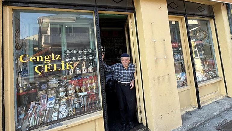 75 yaşındaki bakkalın raf düzeni hayrete düşürdü Ardahanlı esnafa özel teşekkür belgesi