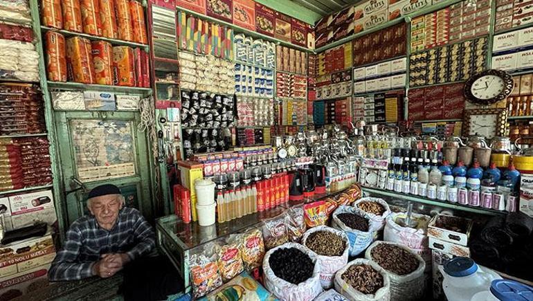 75 yaşındaki bakkalın raf düzeni hayrete düşürdü Ardahanlı esnafa özel teşekkür belgesi