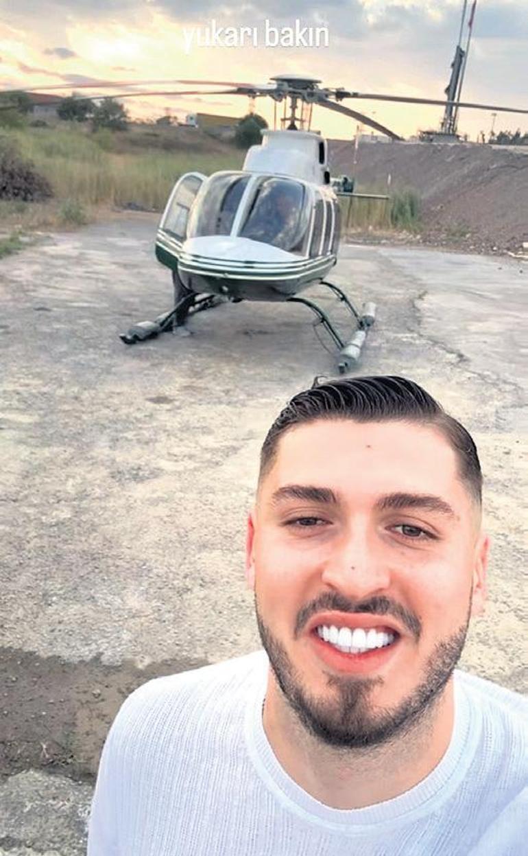 Sahneye UFO kapsülü ile çıktı