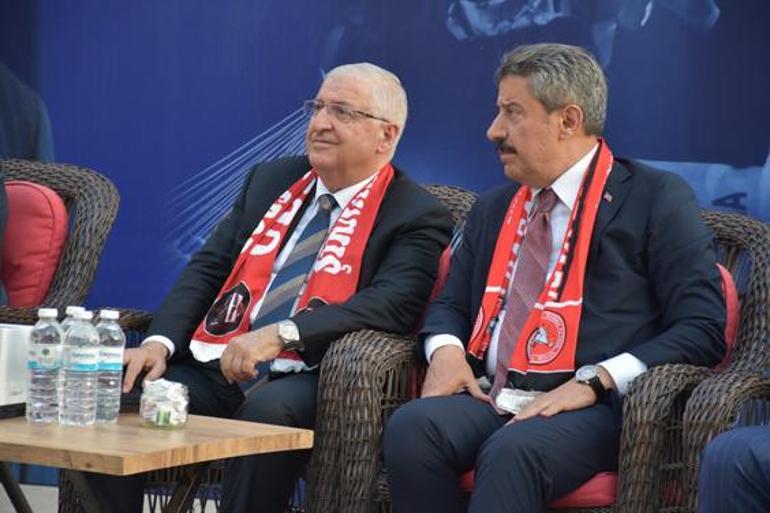 Milli Savunma Bakanı Şırnakta konuştu: Türkiye Yüzyılı gençlerle ve kadınlarla yükselecek