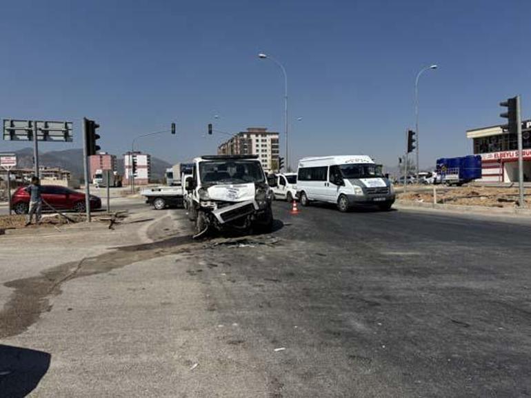 Düğün yolunda facia 3 ölü, 2 yaralı
