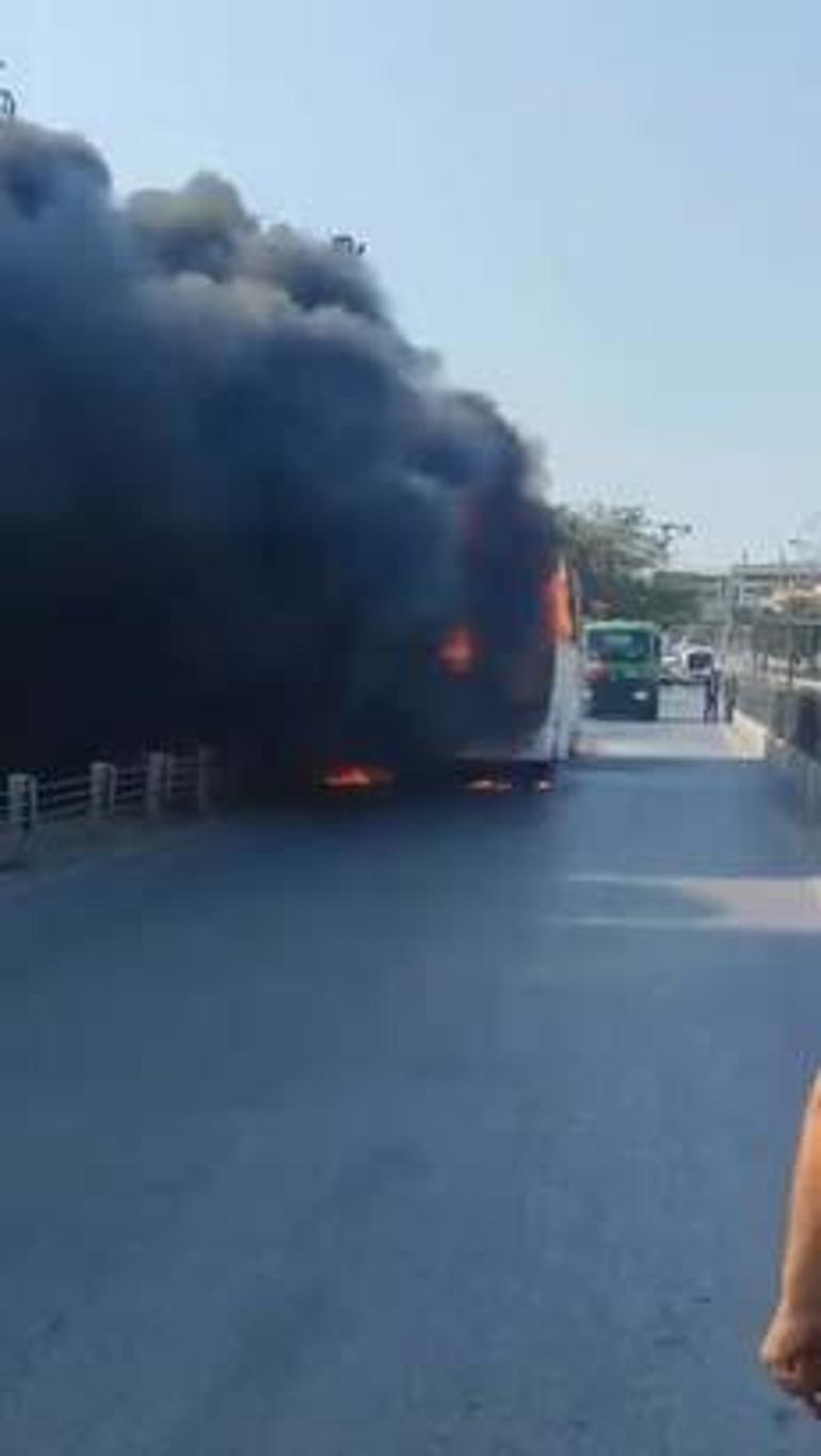 Sultangazide otobüste yangın: Tramvay seferleri durdu