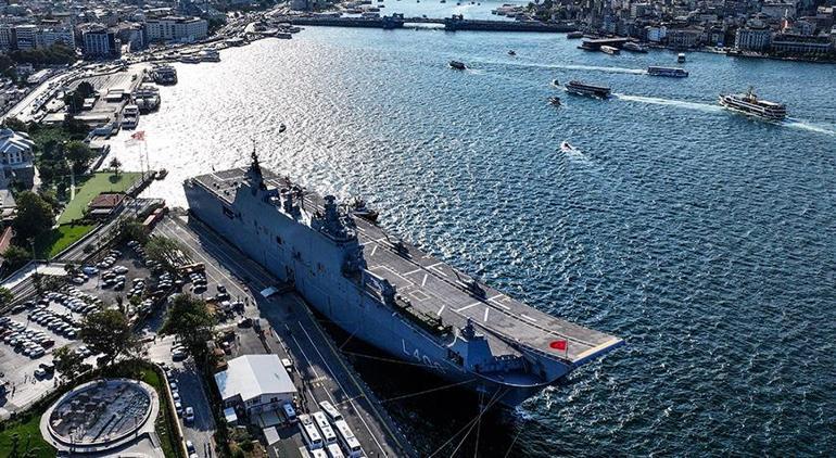 TCG Anadolu, Çanakkaleden İstanbula Zafer Yolculuğunu tamamladı; Sarayburnu Limanına demirledi