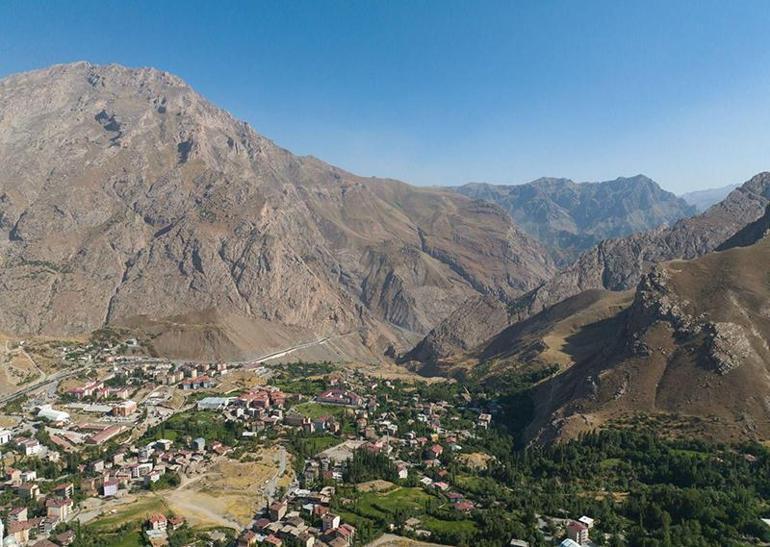 The enthusiasm of an Anatolian Festival has embraced Hakkari, a sign that peace and trust are at their peak.