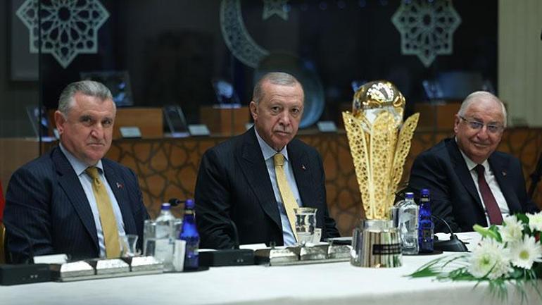 Cumhurbaşkanı Recep Tayyip Erdoğan, Yüksekovaspor Kadın Takımını kabul etti