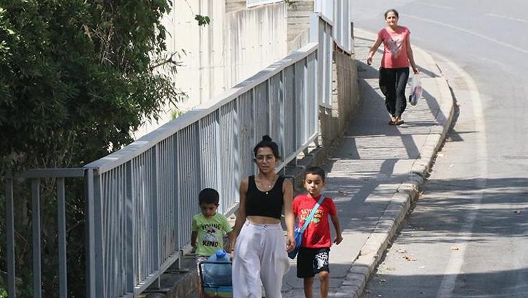 68b42ceda53e2a0b1a97eea0 İzmir'de su kesintisi! Çiğli'de bazı vatandaşlar çeşmede kuyruk oluşturdu