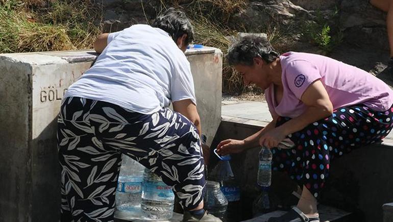 68b42d8ea53e2a0b1a97eeaf İzmir'de su kesintisi! Çiğli'de bazı vatandaşlar çeşmede kuyruk oluşturdu