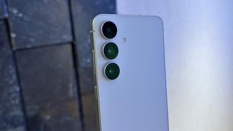 Samsung Galaxy S25 FE modelini duyurdu: İşte özellikleri