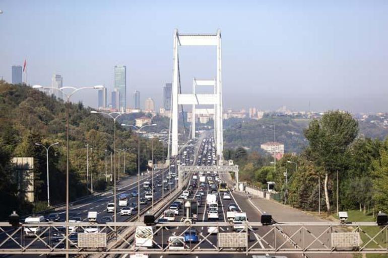 Traffic density in Istanbul rose to 72 percent on the third working day of the week.