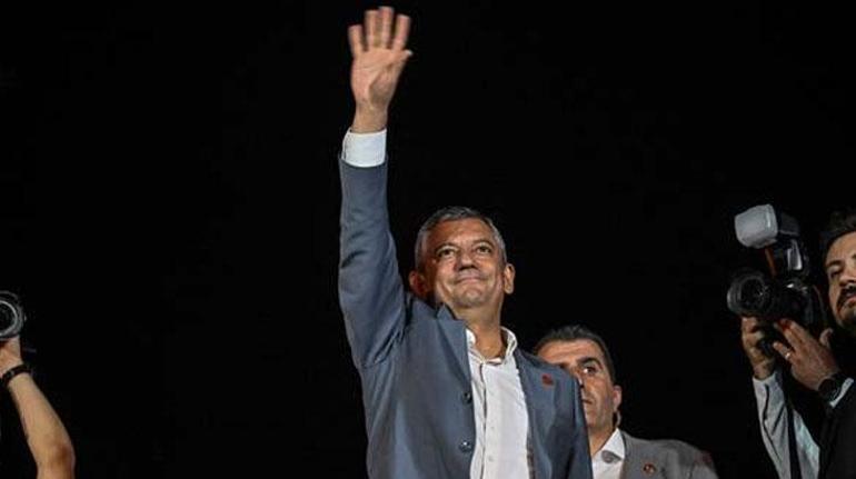 68c1f4d72232a99f288b83bc CHP Lideri Özgür Özel, partisinin Kadıköy mitinginde konuştu