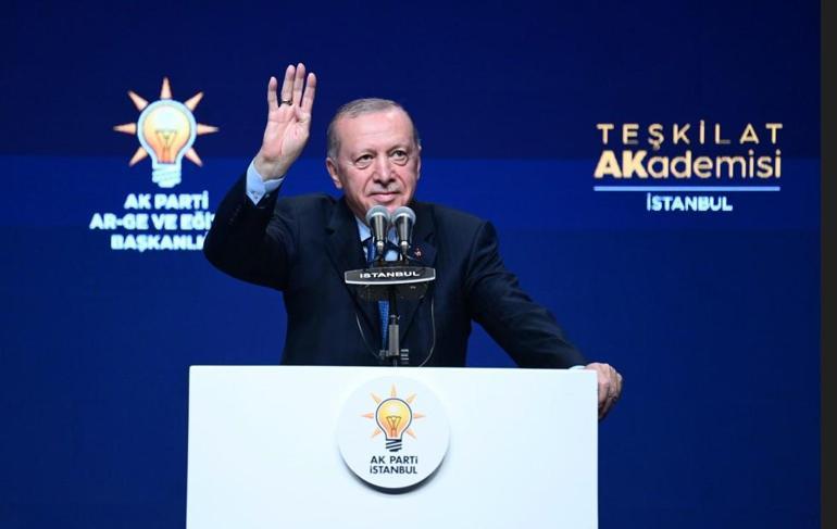 Son dakika... CHPli Beykoz Belediye Başkanvekili Özlem Vural Gürzel AK Partiye katıldı Erdoğan: Omuz omuza vereceğiz