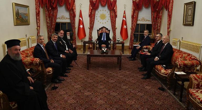 68c5c8232232a99f288b9a62 Cumhurbaşkanı Erdoğan, Kudüs Rum Ortodoks Patriği Giannopoulos'u Dolmabahçe'de kabul etti