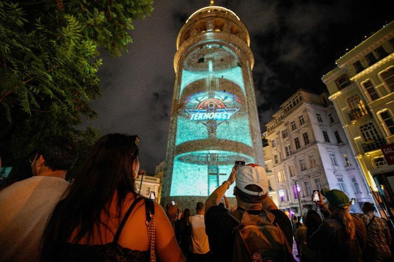 Grande interesse no evento TEKNOFEST na Torre de Gálata