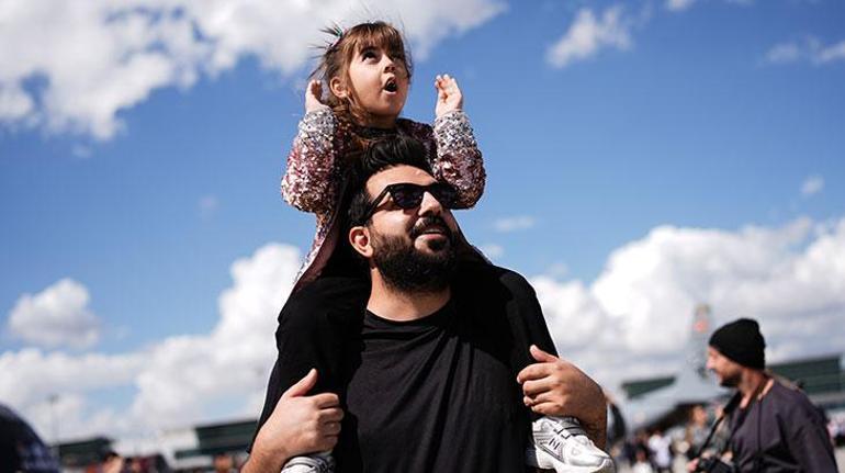 TEKNOFESTe her yaş grubundan ziyaretçi akını sürüyor