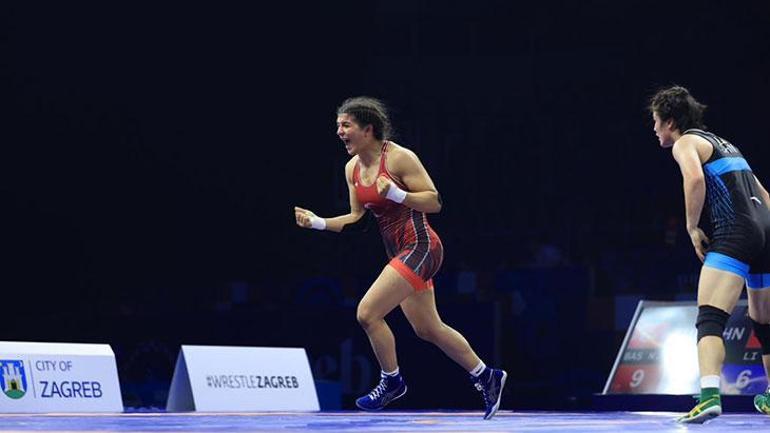 Nesrin Baş, Dünya Güreş Şampiyonasında gümüş madalya aldı