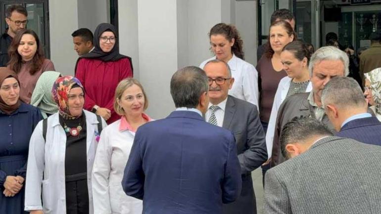Bakan Tekinden sürpriz ziyaret: Nöbetçi öğretmen beni veli zannetti