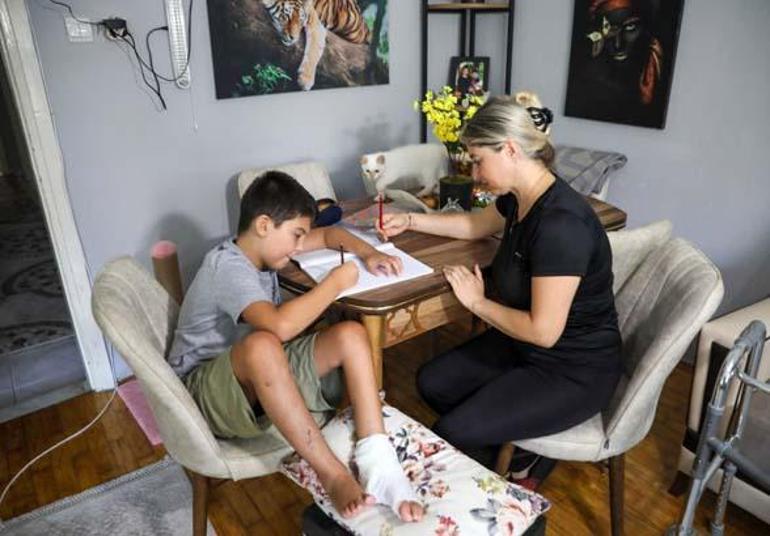 Doğum günü hediyesi kuşun peşinden 6ncı kattan düştü Burakın çaresizliği