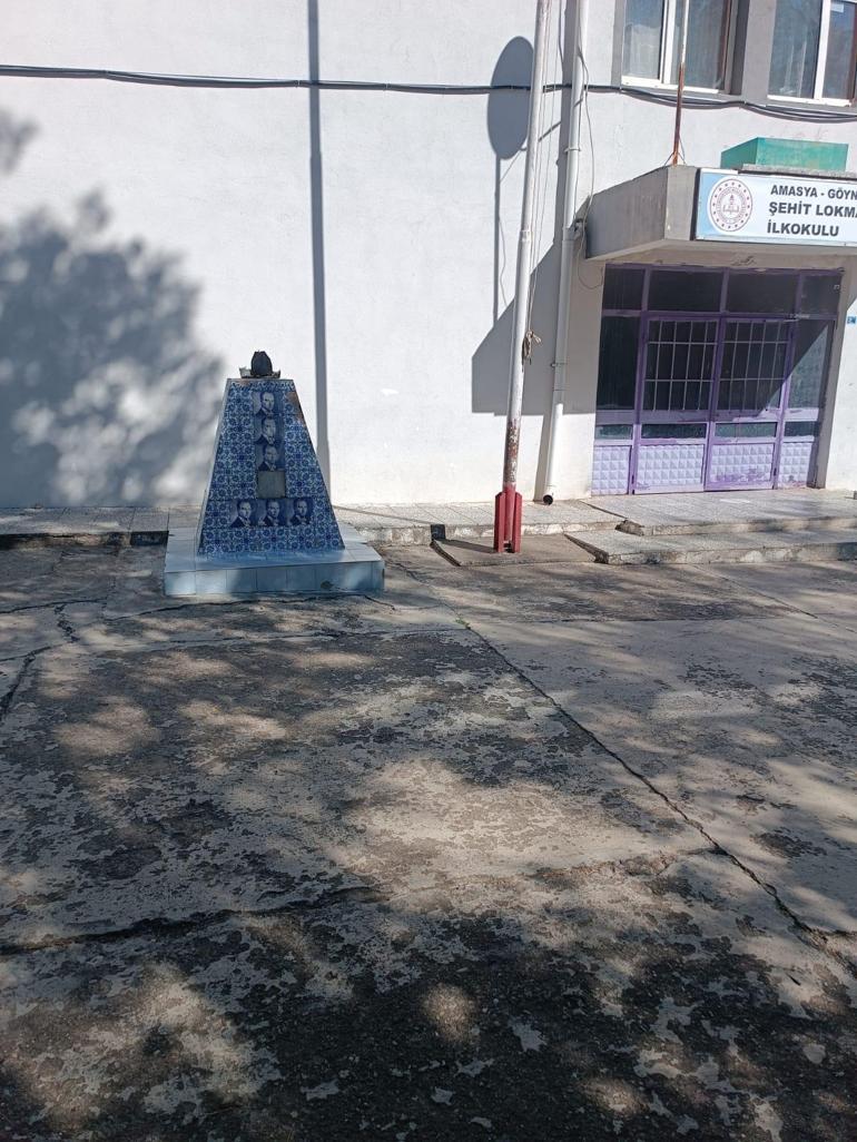 Okul bahçesindeki Atatürk büstüne çirkin saldırı