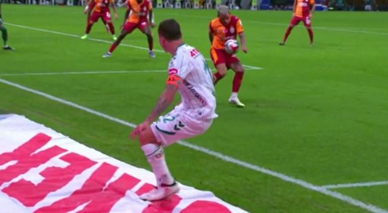 Galatasaray maçında tartışma yaratan pozisyon Eski hakemler yorumladı: Risk almış