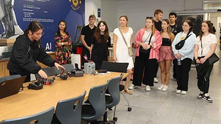 Alman öğrenciler Demirören Medya ve Teknoloji MTALi ziyaret etti