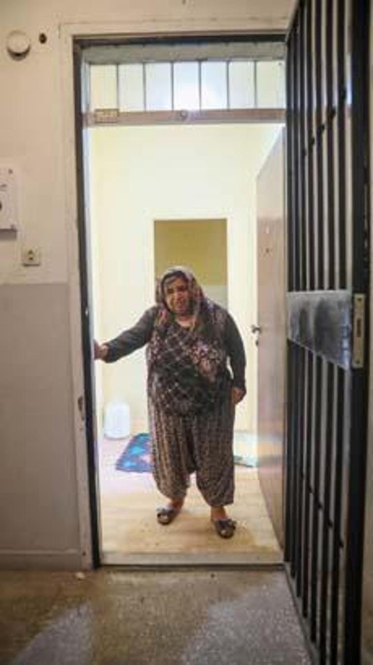 Herkes gitti tek başına kalmıştı Yeni hayatına başladı