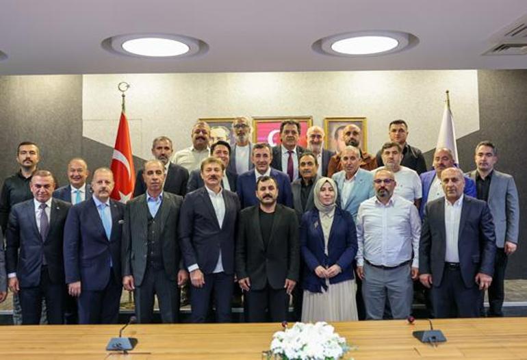 Cumhurbaşkanı Yardımcısı Yılmaz, İstanbulda Doğu-Güneydoğu STK temsilcileriyle bir araya geldi