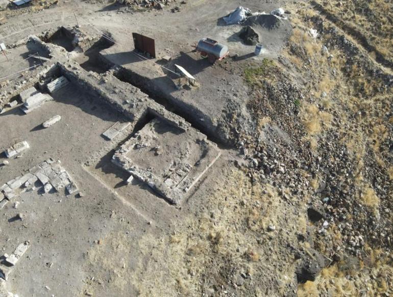 Bakan Ersoy duyurdu Anide yeni keşif