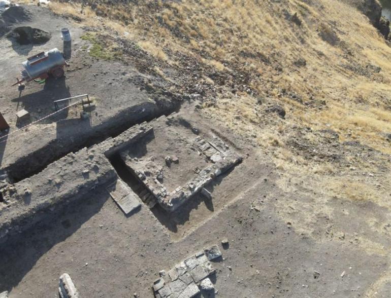 Bakan Ersoy duyurdu Anide yeni keşif