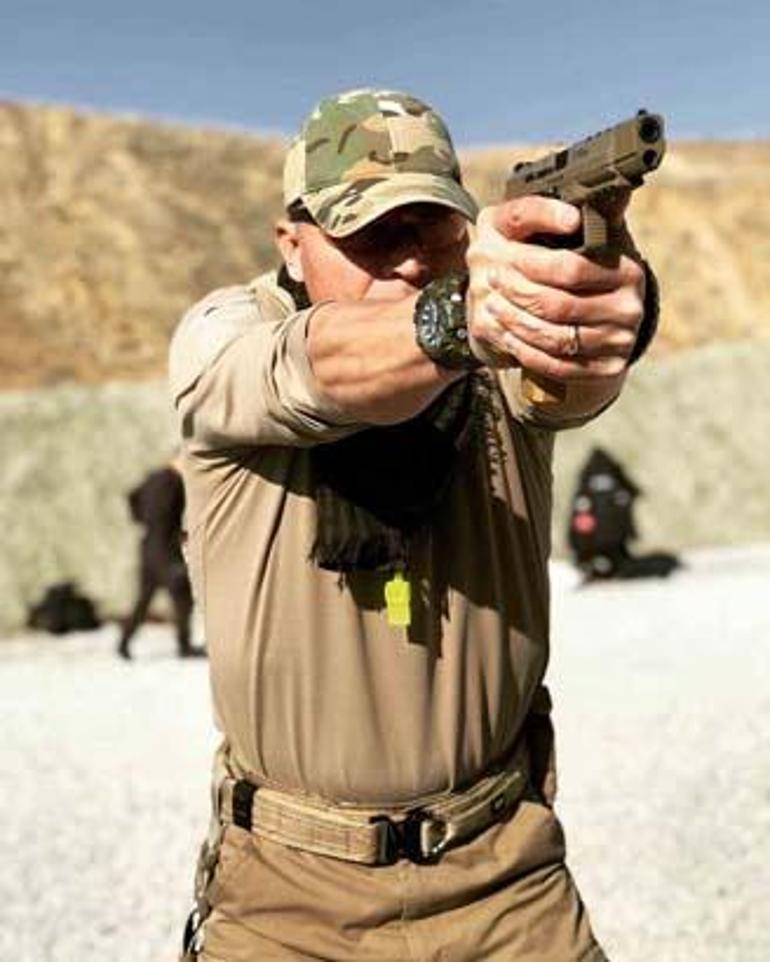 Emniyet Müdür Yardımcısı, vücut geliştirmede Türkiye şampiyonu oldu