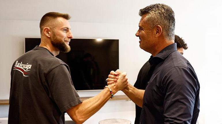 Fenerbahçede ayrılık iddiası Başkan Sadettin Sarandan toplantı