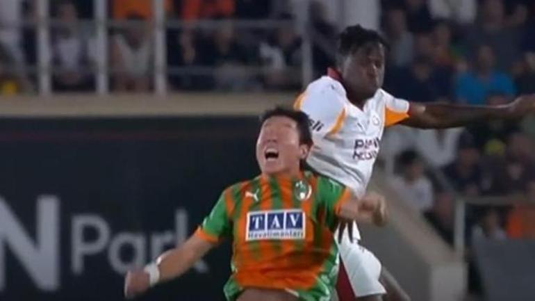 Galatasarayın golü öncesi ihlal tartışması Eski hakemler pozisyonları yorumladı