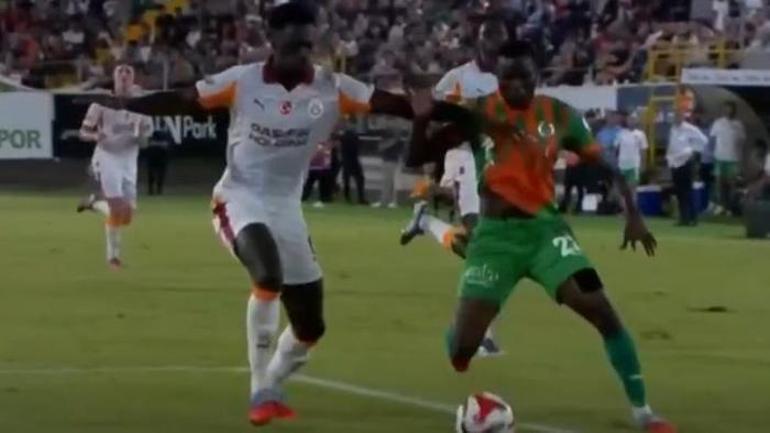 Galatasarayın golü öncesi ihlal tartışması Eski hakemler pozisyonları yorumladı