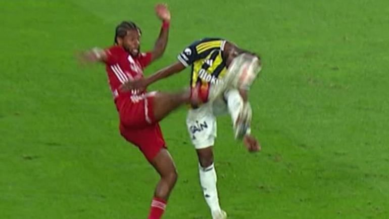 Fenerbahçe - Antalyaspor maçında penaltı kararı doğru mu Vermese VAR karışamazdı