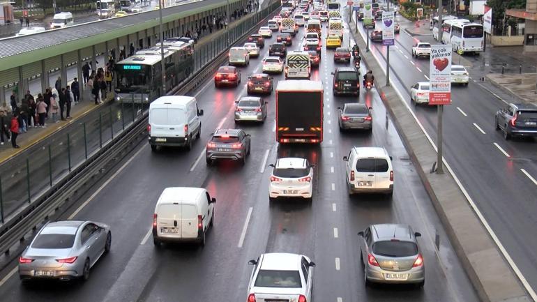 İstanbul’da trafik yoğunluğu yağışın etkisiyle yüzde 90’a ulaştı İşte kilitlenen noktalar