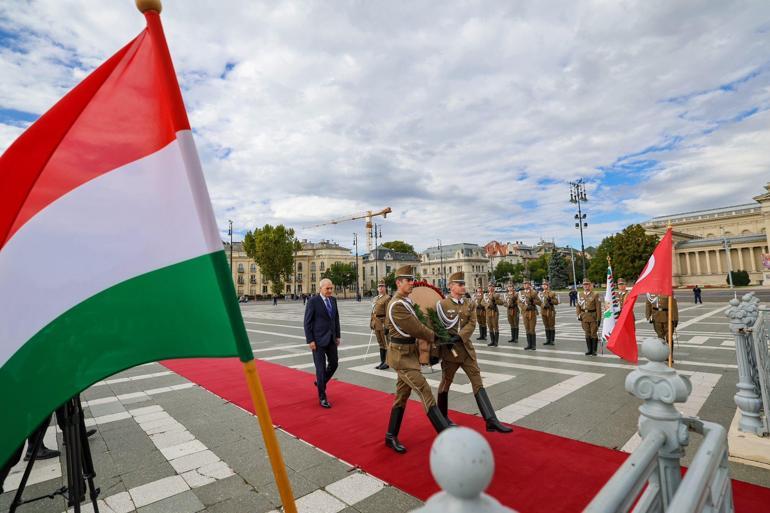 TBMM Başkanı Kurtulmuş, Budapeşte’de temaslarda bulunuyor