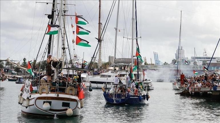 Son dakika: Türkiye Sumud Filosunda yardım taşırken su alan teknedeki yolcuları tahliye etti