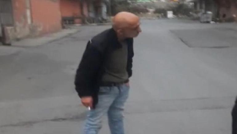 Mahallenin kabusu oldu Taşla araçları parçaladı, etrafa bıçakla saldırdı