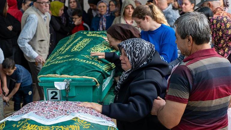 Manisa’daki katliam gibi kazanın görüntüsü ortaya çıktı: Anne, baba ve oğulları birlikte defnedildi