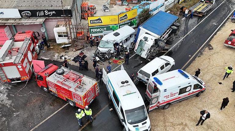 Tekirdağda can pazarı İşçi servisi ile kamyon çarpıştı: Ölü ve yaralılar var