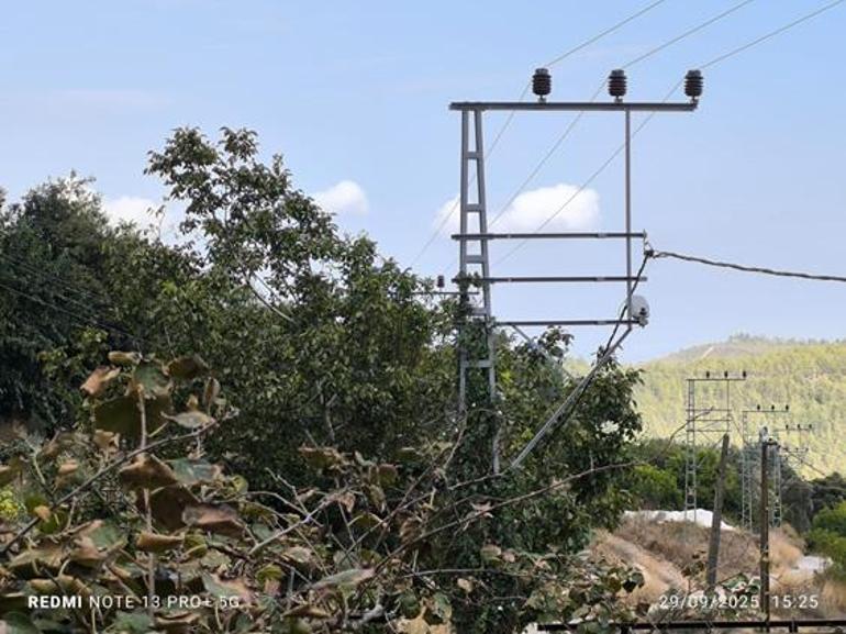 Yeni nişanlı çiftin kahreden sonu Önce elektrik çarptı sonra trafik kazası geçirdiler