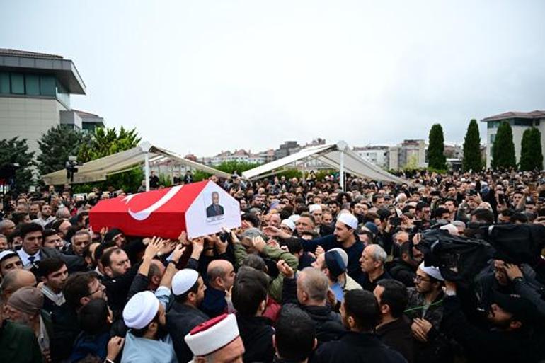 Şair ve yazar Yavuz Bülent Bakiler son yolculuğuna uğurlandı