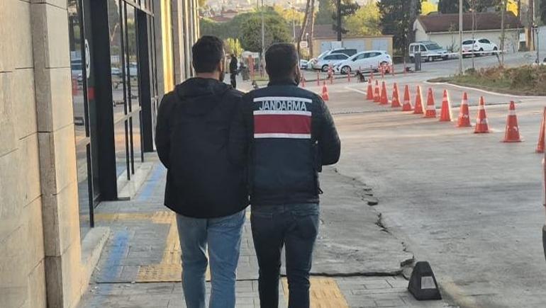 İzmir merkezli FETÖ operasyonunda 35 şüpheli yakalandı
