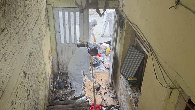 Adana’da bir evden iki traktör çöp çıktı