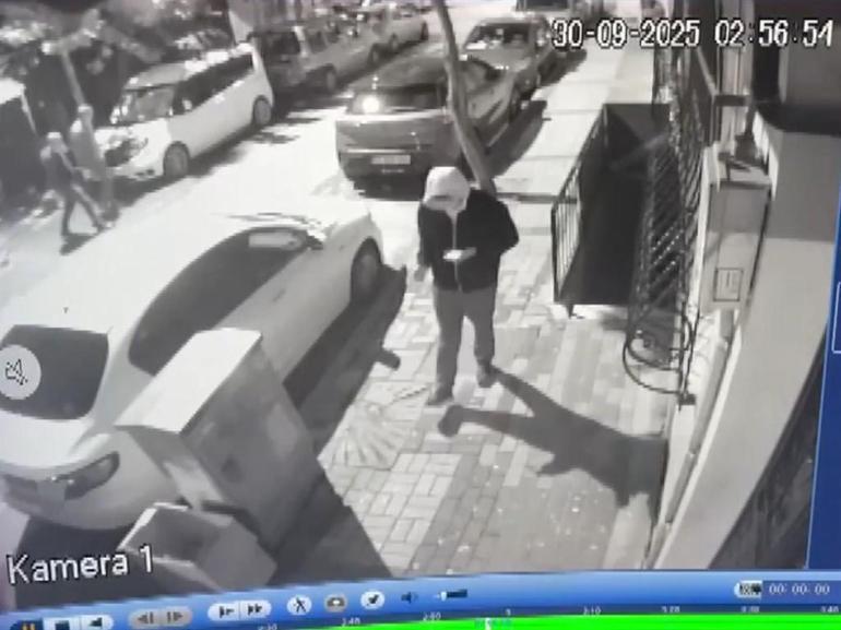 Gaziosmanpaşada Anneme mesaj attın cinayeti Bıçaklı saldırgan kamerada
