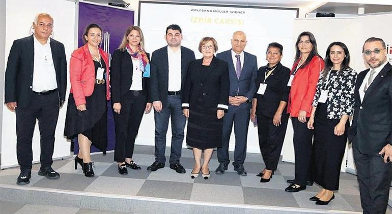 İzmirde tarih canlanıyor