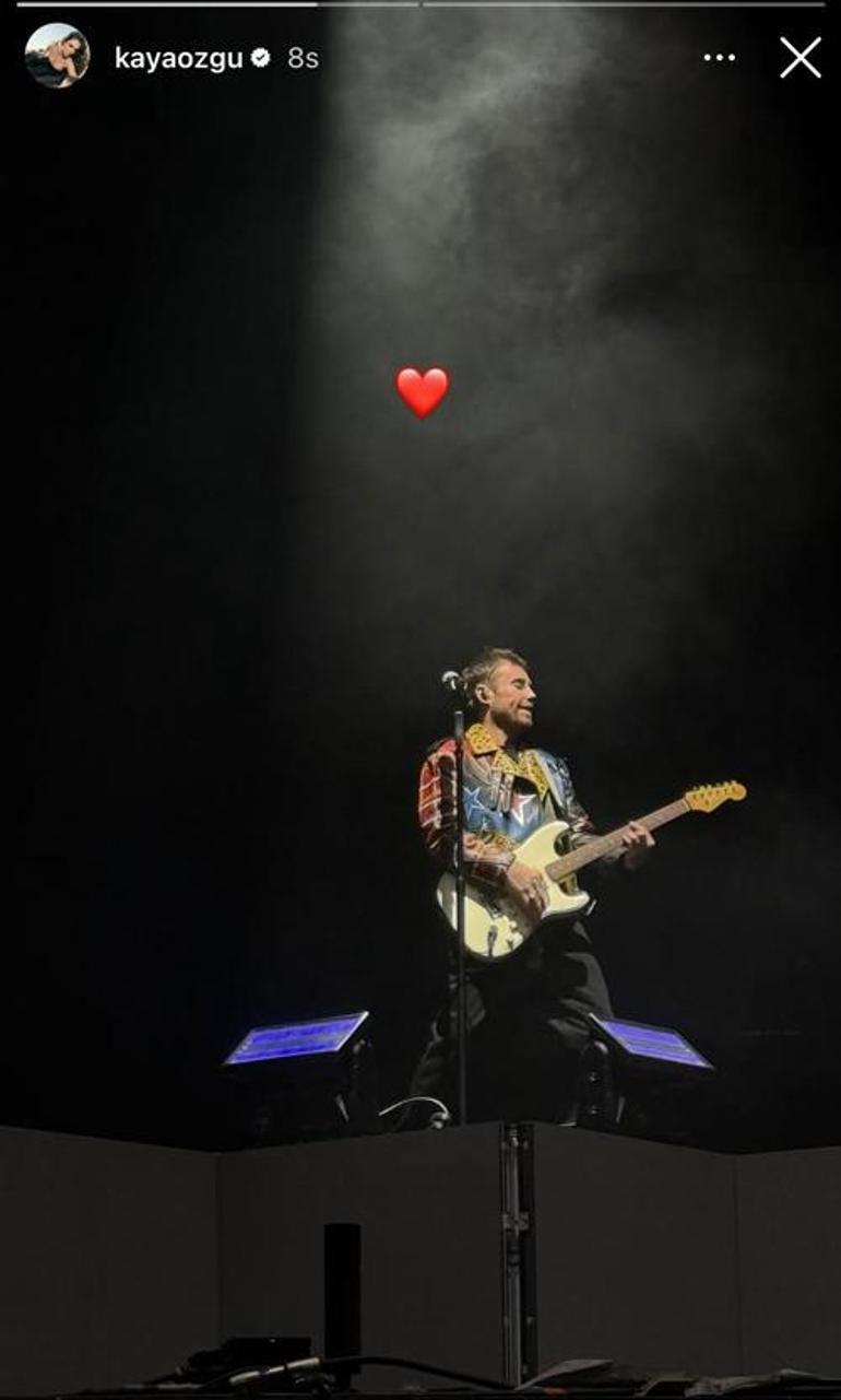 Resmen aşkını ilan etti Özgü Kayadan konserde kalpli paylaşım