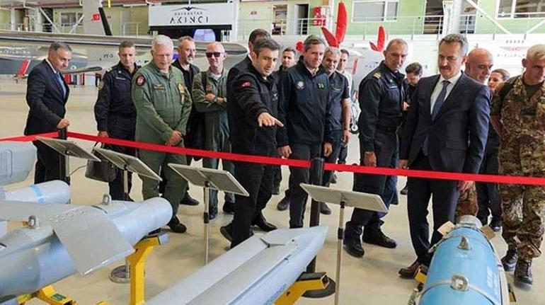 68e5598cf673ab5ac36671a5 İtalya Savunma Bakanlığı Heyeti'nden Baykar teknolojisine ziyaret! Yerinde incelediler
