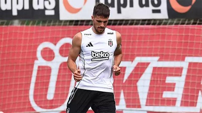 Beşiktaşta yeni transfer geldiği gibi gidiyor Sergen Yalçın üstünü çizdi