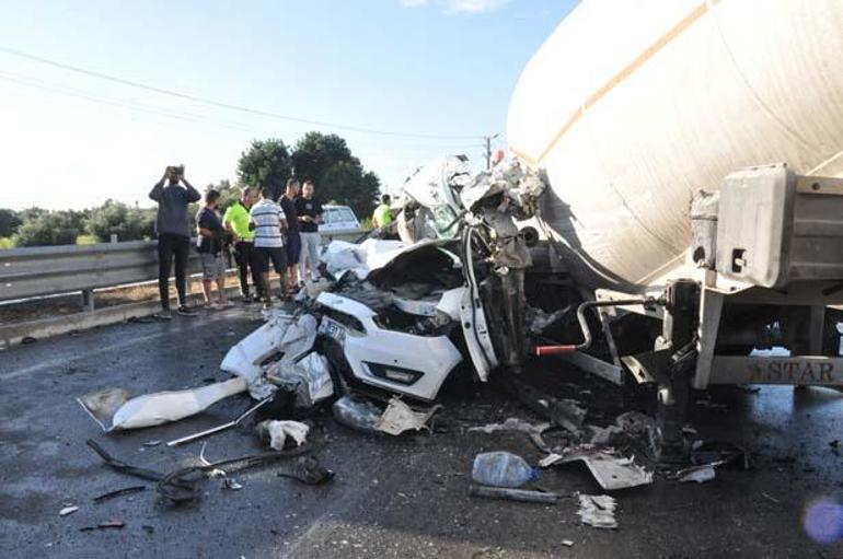 Korkunç kaza Kağıt gibi olan otomobilden saniyelerle kurtuluş